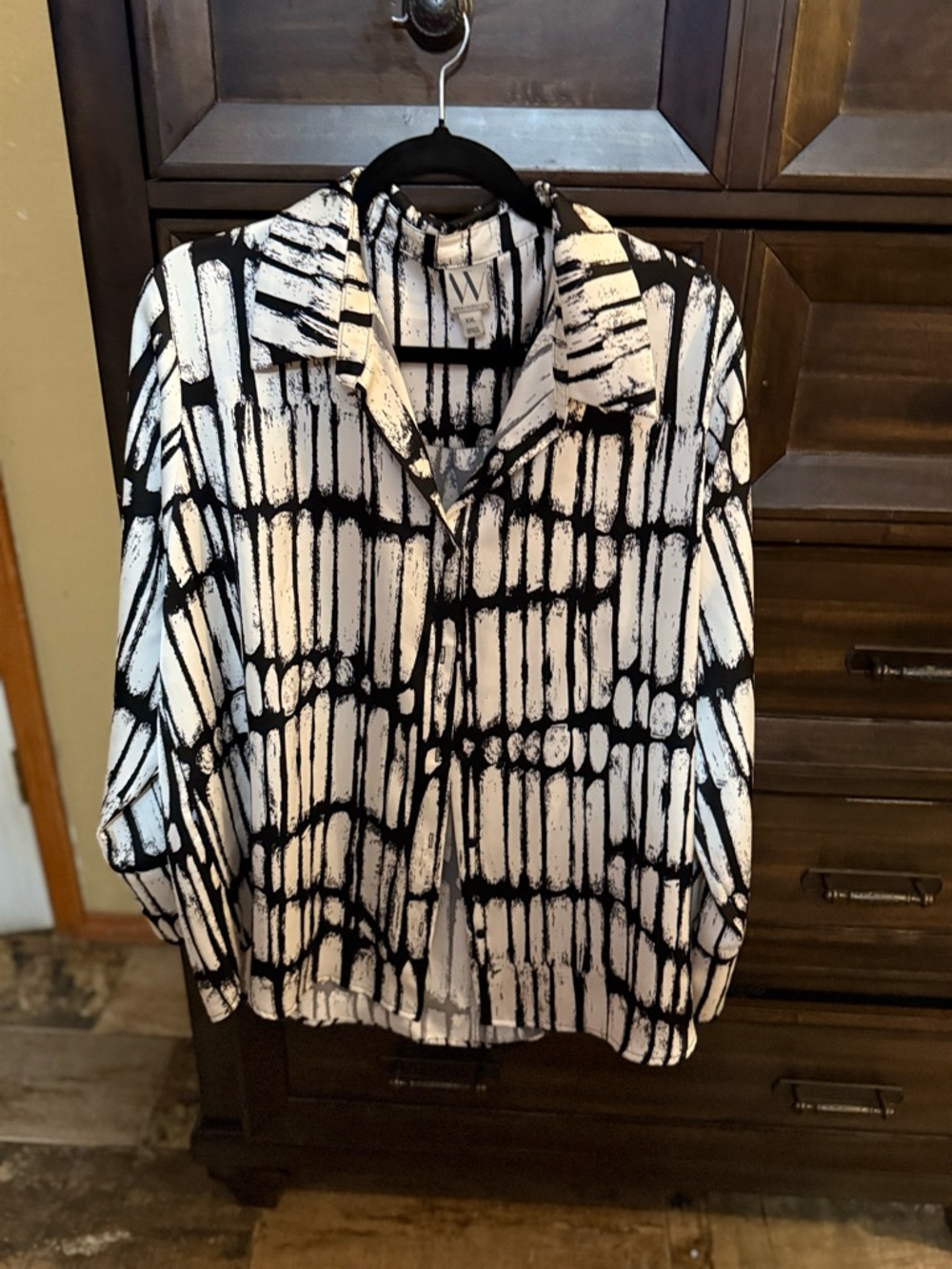W by Worth Black & White Brushstroke Button-Front Shirt